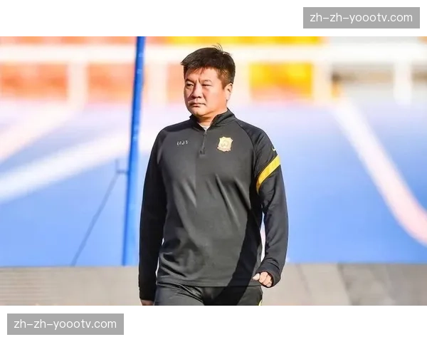 李金羽执教铁人面临阵容豪购与战术整合的时间竞赛